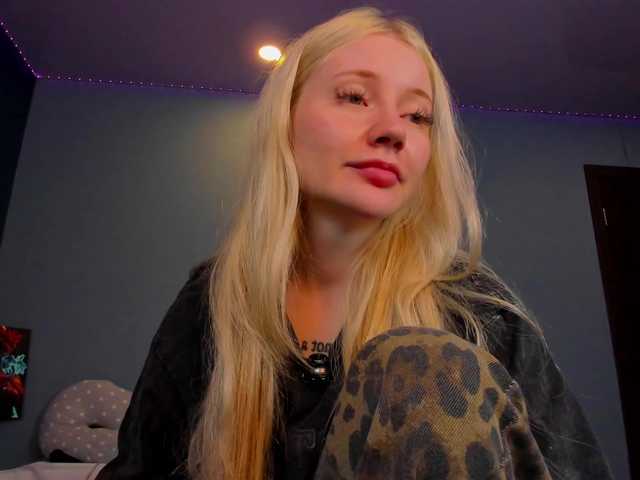 LillieBerry live cam on BongaCams