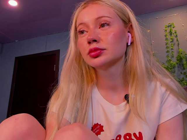 LillieBerry live webcam show