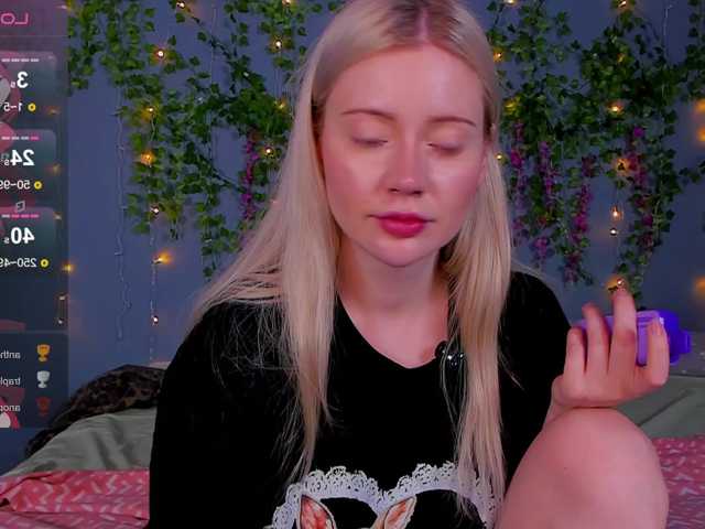 LillieBerry live cam on BongaCams