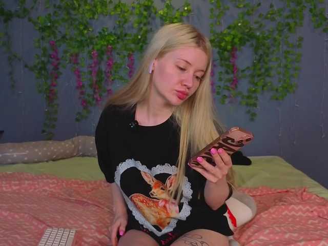 LillieBerry live cam on BongaCams