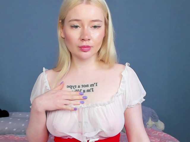 LillieBerry live cam on BongaCams