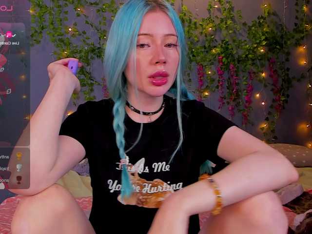 LillieBerry live cam on BongaCams