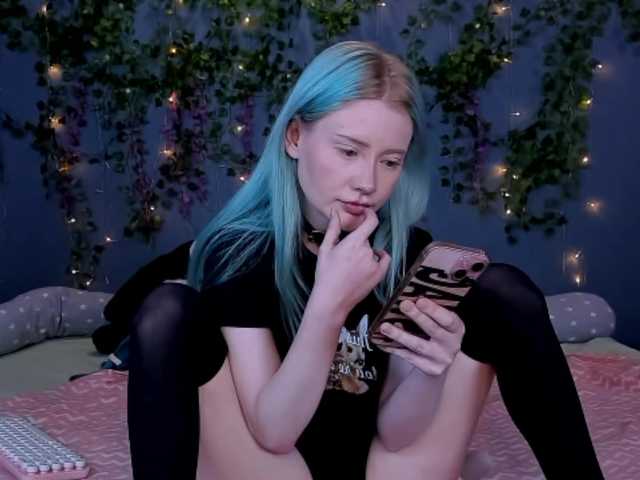 LillieBerry live cam on BongaCams