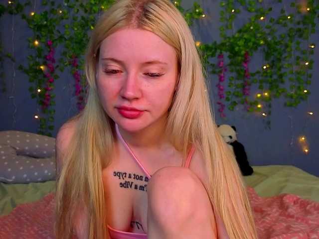 LillieBerry live cam on BongaCams