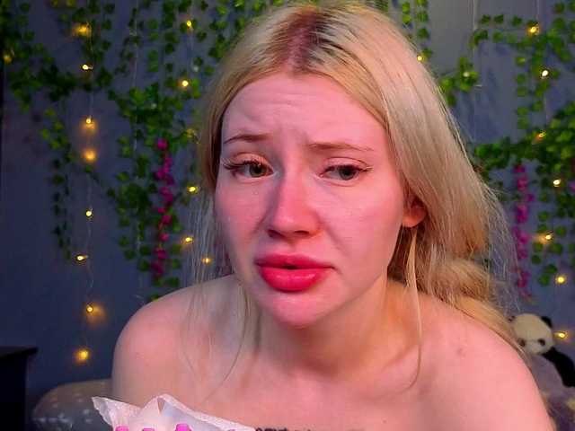 LillieBerry live cam on BongaCams