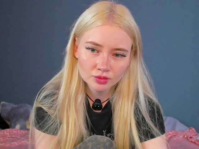 LillieBerry live cam on BongaCams