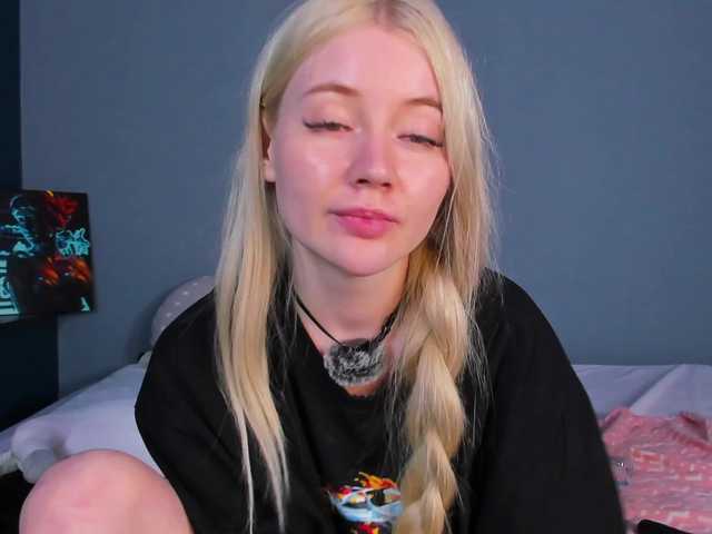 LillieBerry live cam on BongaCams
