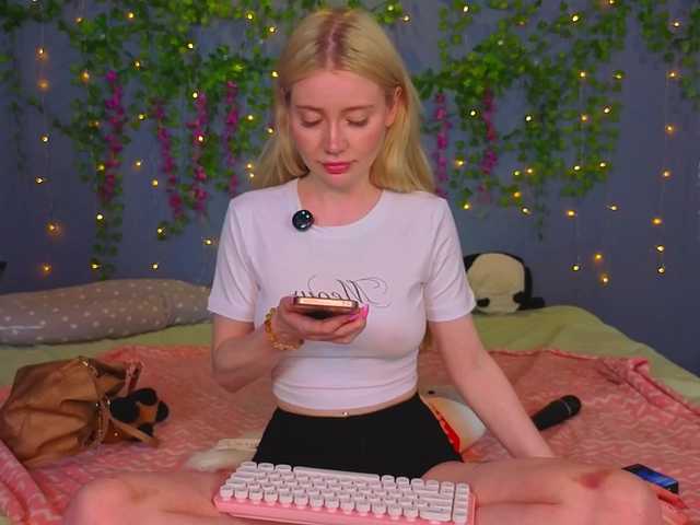LillieBerry live cam on BongaCams