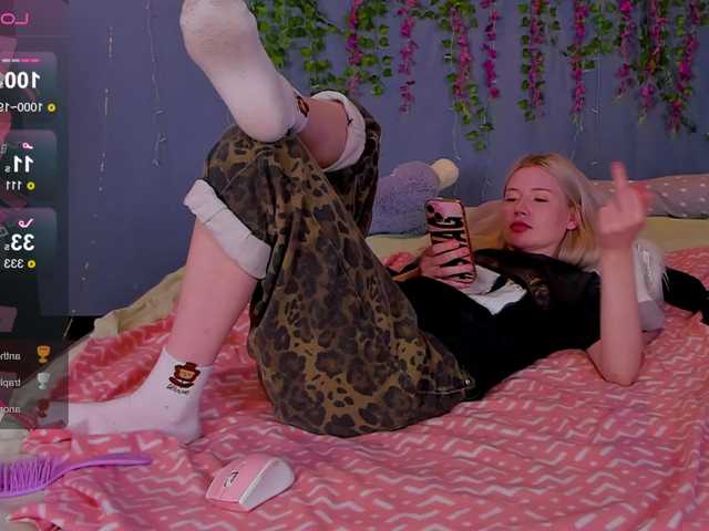 LillieBerry live cam on BongaCams