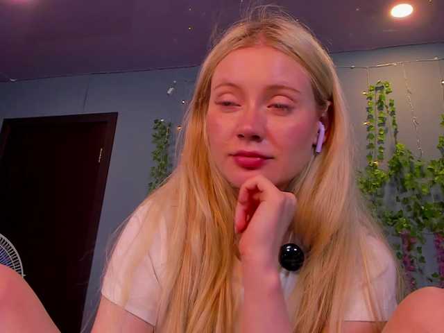 LillieBerry live cam on BongaCams