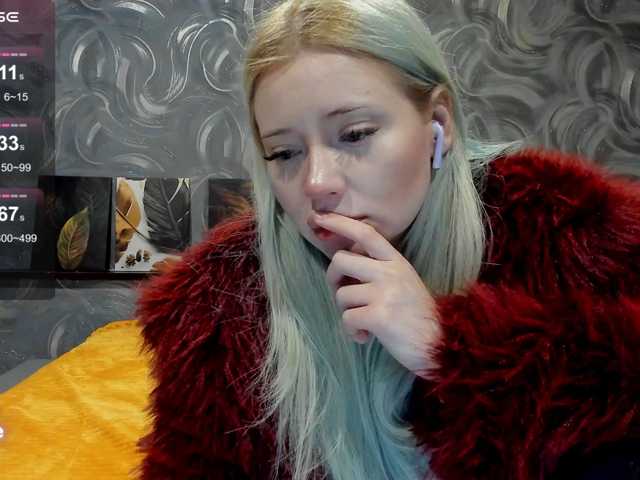 LillieBerry live cam on BongaCams