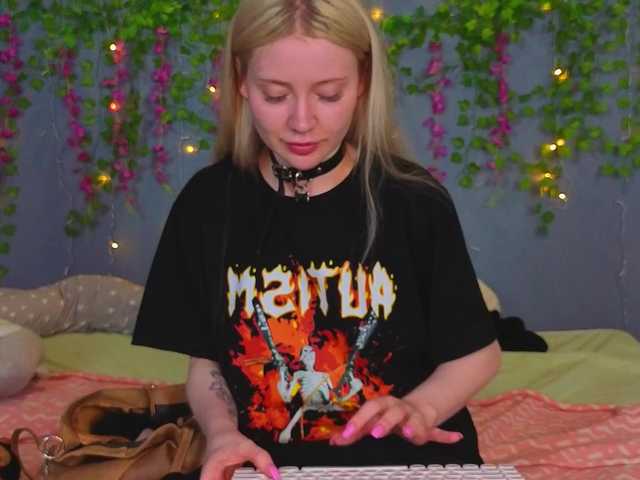 LillieBerry live webcam show