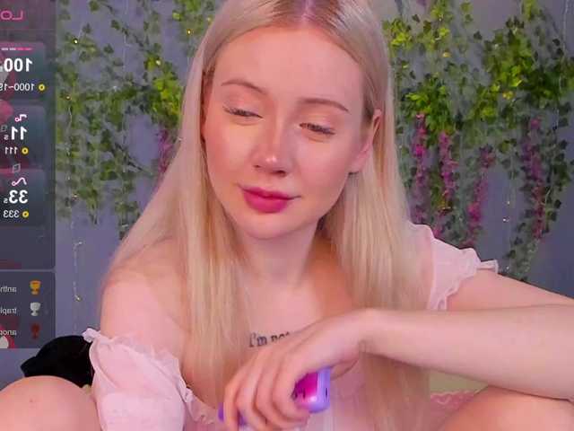 LillieBerry live cam on BongaCams