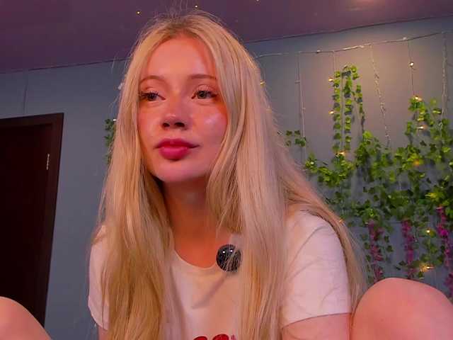 LillieBerry live cam on BongaCams