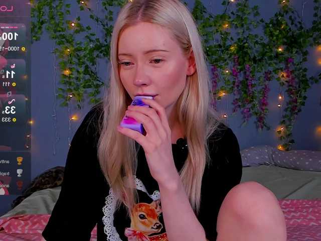 LillieBerry live cam on BongaCams