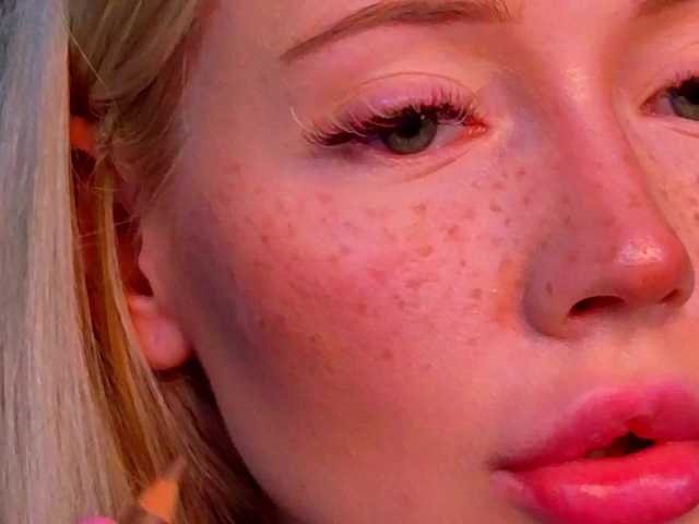 LillieBerry live cam on BongaCams