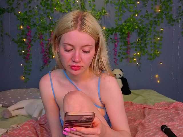 LillieBerry live cam on BongaCams