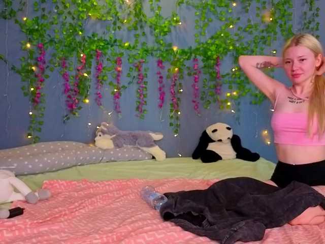 LillieBerry live cam on BongaCams