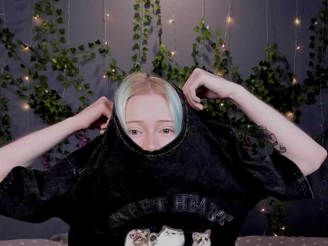 LillieBerry live cam on BongaCams
