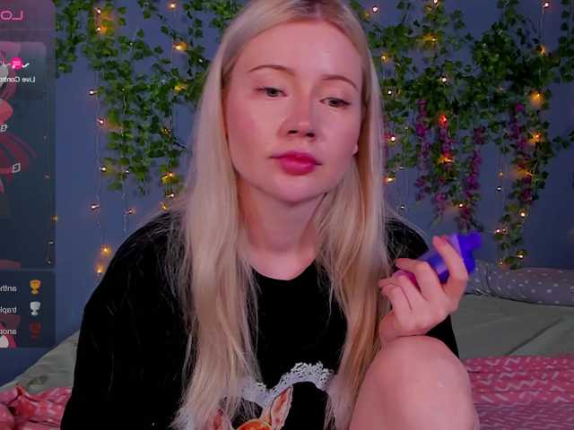 LillieBerry live cam on BongaCams