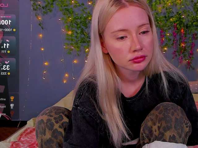 LillieBerry live cam on BongaCams