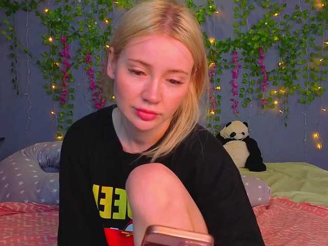 LillieBerry live cam on BongaCams