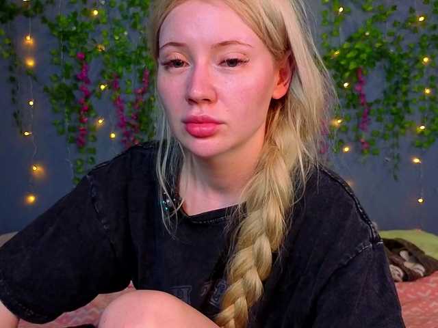 LillieBerry live cam on BongaCams