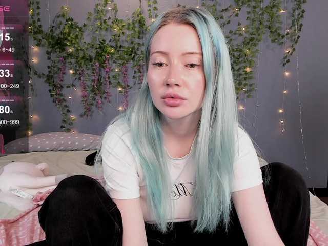 LillieBerry live cam on BongaCams