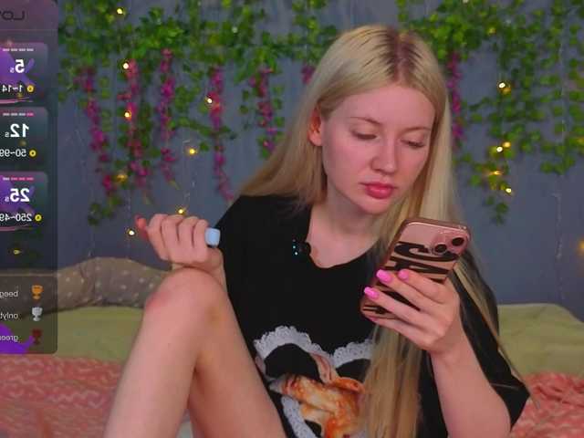 LillieBerry live cam on BongaCams