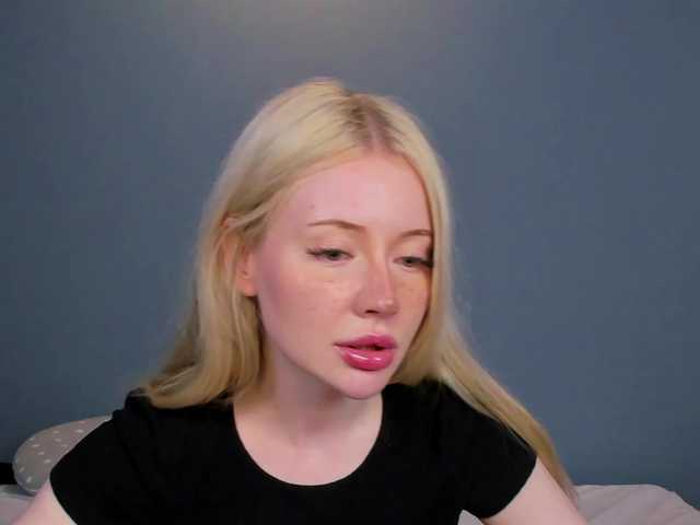 LillieBerry live cam on UnifiedCams