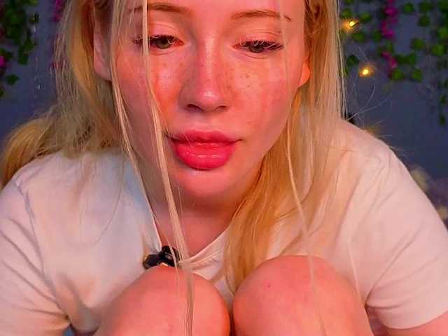 LillieBerry live cam on BongaCams