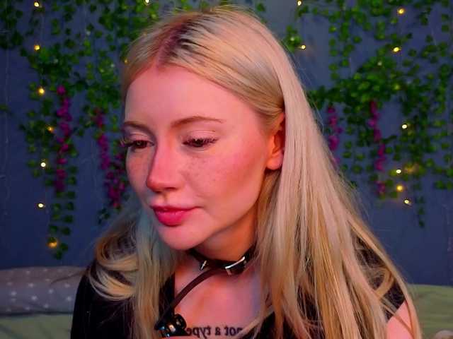 LillieBerry live cam on BongaCams