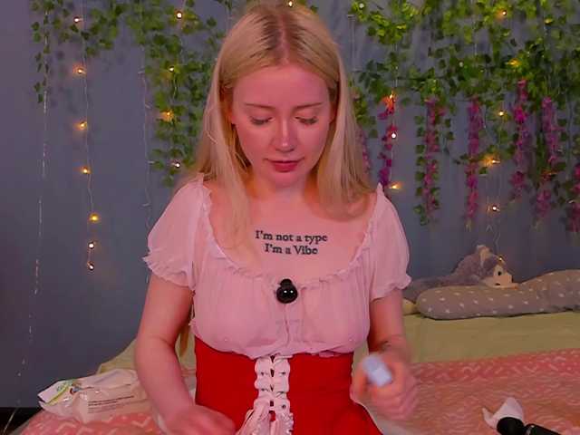LillieBerry live cam on BongaCams