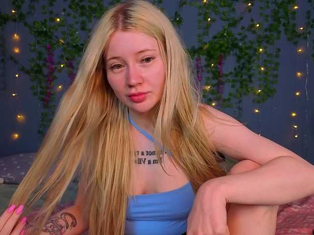 LillieBerry live cam on BongaCams