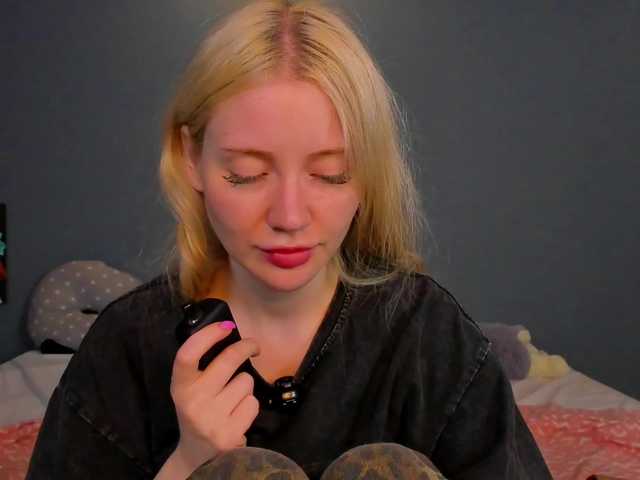 LillieBerry live cam on BongaCams