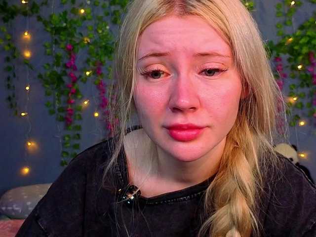 LillieBerry live cam on BongaCams