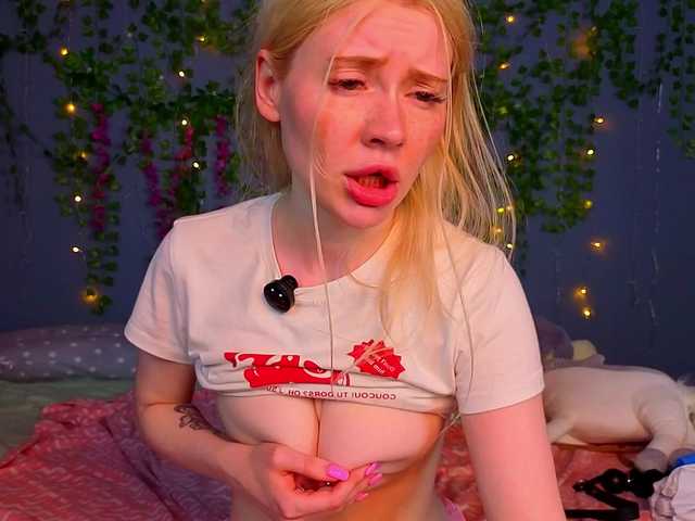 LillieBerry live cam on BongaCams