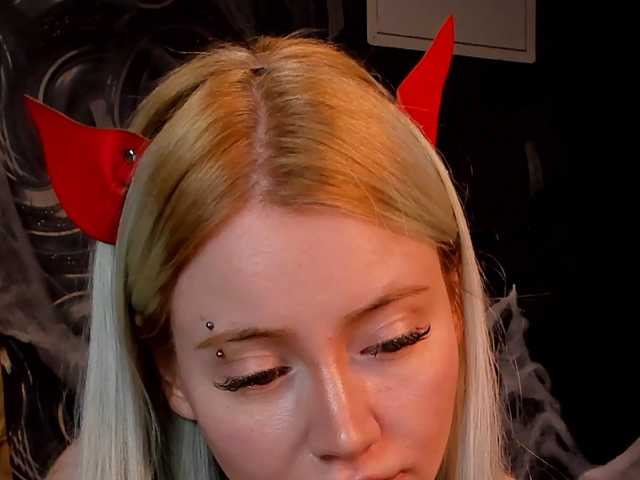 LillieBerry live cam on BongaCams