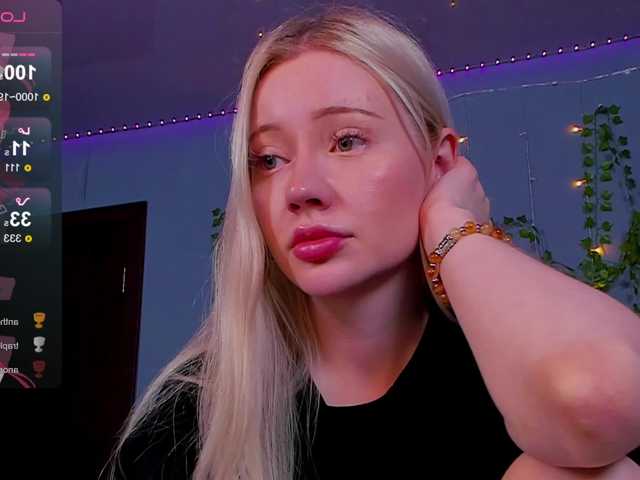 LillieBerry live cam on BongaCams