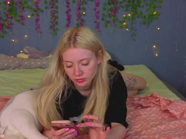 LillieBerry live cam on BongaCams