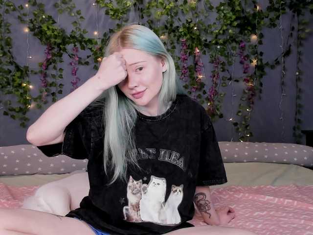 LillieBerry live cam on BongaCams