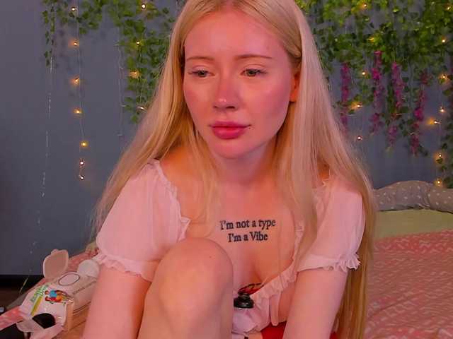 LillieBerry live cam on BongaCams
