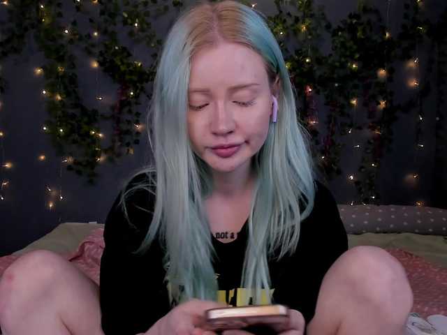 LillieBerry live cam on BongaCams