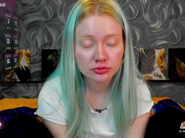 LillieBerry live cam on BongaCams