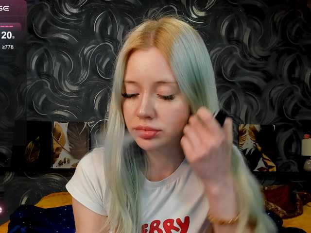 LillieBerry live cam on BongaCams