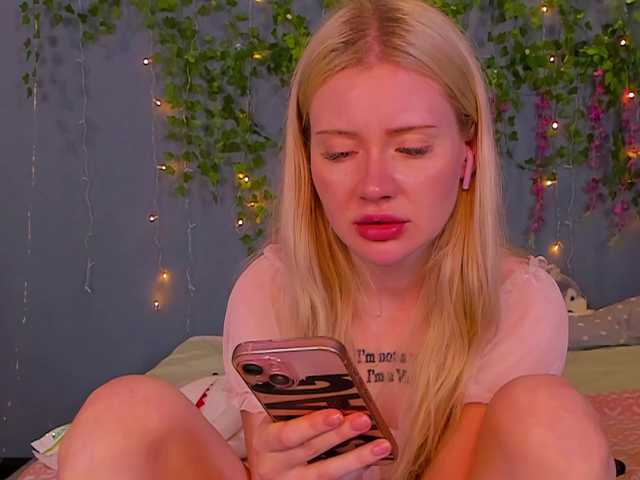LillieBerry live cam on BongaCams