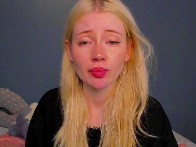 LillieBerry live cam on BongaCams