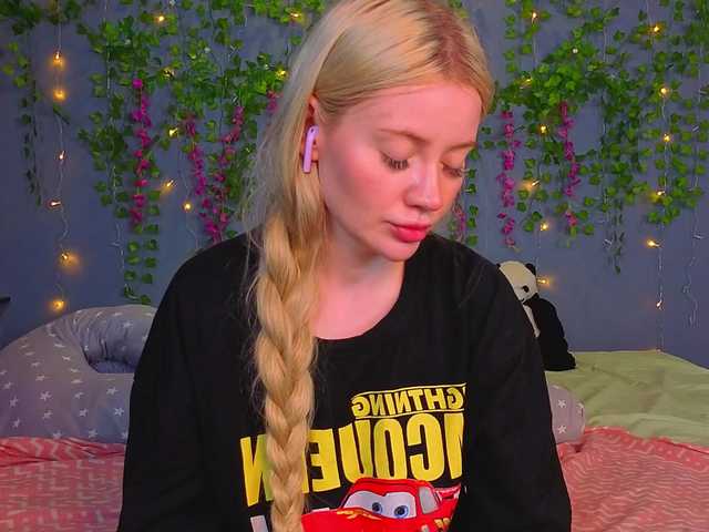 LillieBerry live cam on BongaCams