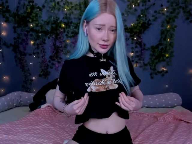 LillieBerry live cam on BongaCams