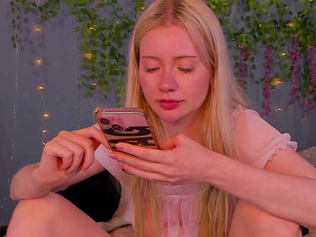 LillieBerry live cam on BongaCams